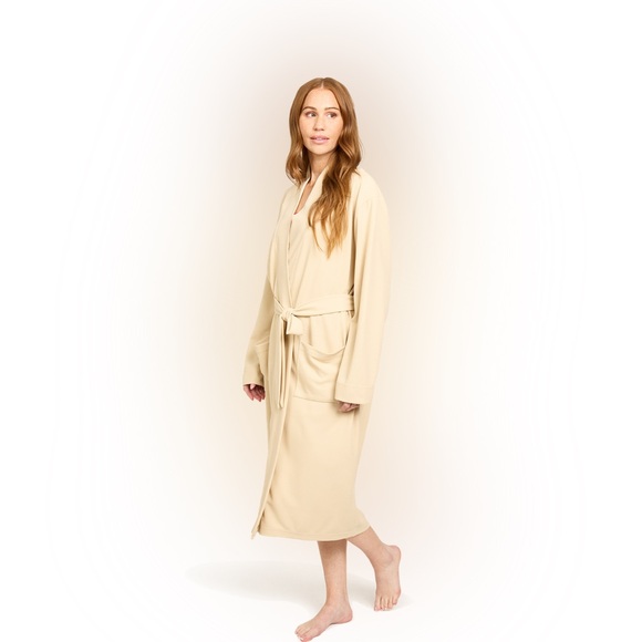 Line & Dot Beige Robe - Picture 5 of 6